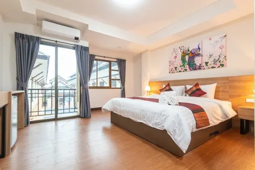 豪华大床房 — Peacock De Pai Hotel (3)